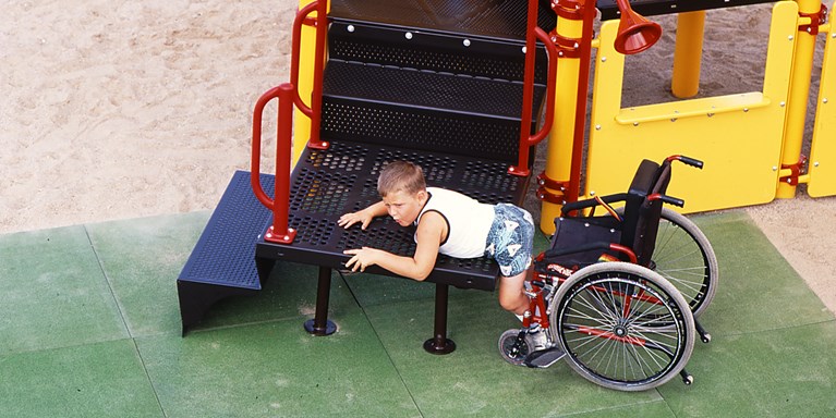 引入了第一轮轮椅转移系统